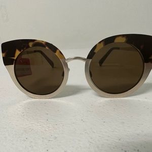 Betsy Johnson cool sunglasses. Non prescription. Sample. One of a kind